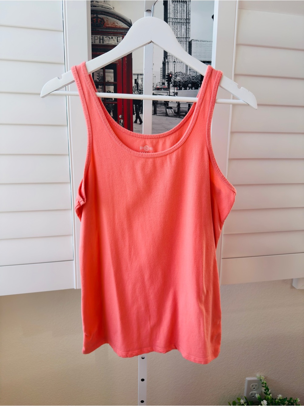 Women’s Coral Scoop Neck Tank Top